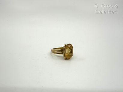 Travail français
Bague en or jaune 750 millièmes...
