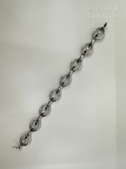Travail français des années 1960
Bracelet...
