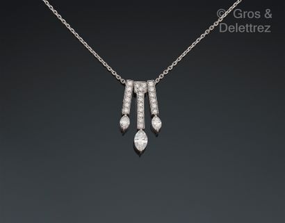 Collier en argent 800 millièmes à fine maille...