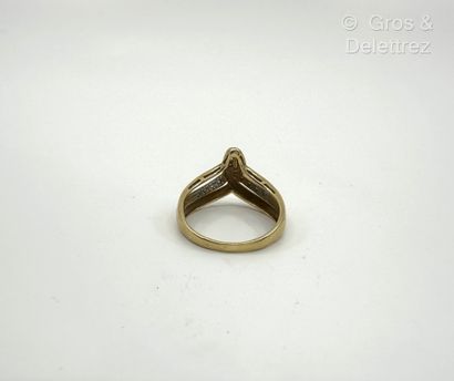 Bague « Boucle » en or jaune et or gris 750...