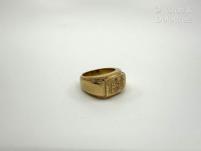 Bague Chevalière en or jaune 750 millièmes...