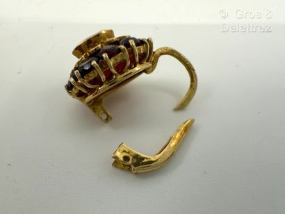 Travail italien
Paire de boucles d’oreilles...