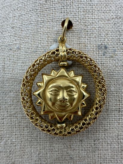 Travail italien
Pendentif « Soleil » pivotant...