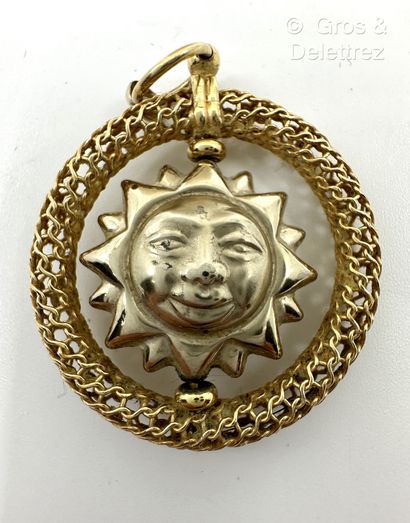 Travail italien
Pendentif « Soleil » pivotant...