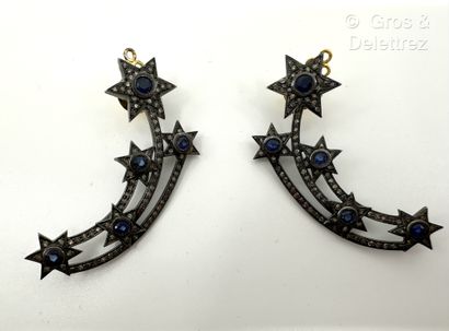 KIRAT YOUNG
Paire de pendants d’oreilles...