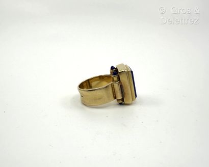 Travail français des années 1970
Bague chevalière...
