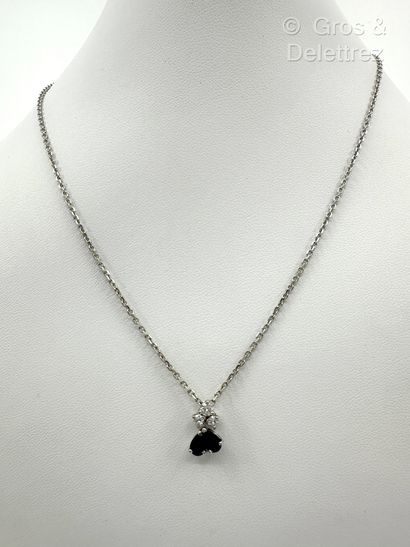 Travail français
Pendentif en or gris 750...