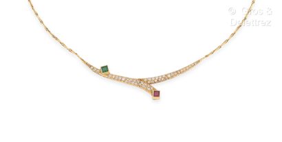 Travail français des années 1980
Collier...