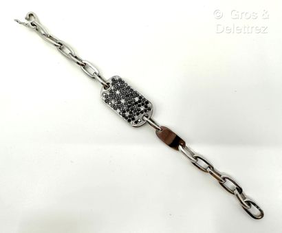 Travail français
Bracelet gourmette en or...