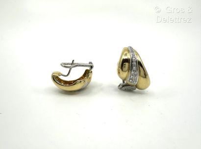 Travail italien
Paire de boucles d’oreilles...
