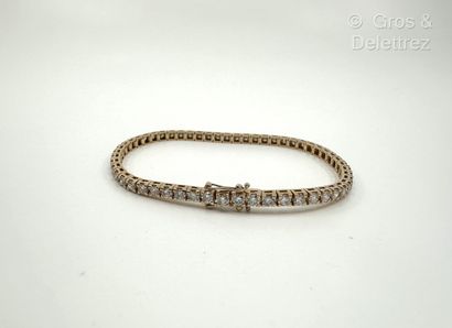 Travail italien
Bracelet ligne en or rose...