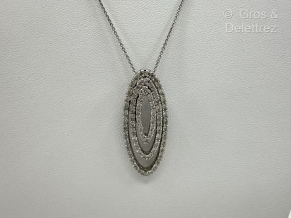 Pendentif oblong en or gris 750 millièmes...