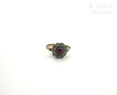 Travail de la fin du XIXe-début du XXe siècle
Bague...
