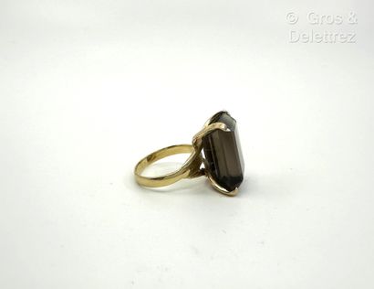 Travail français
Bague en or jaune 750 millièmes...