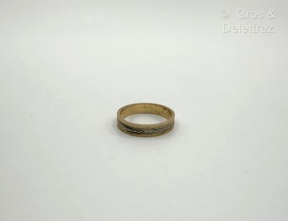 Bague jonc plat en or jaune et or gris 750...