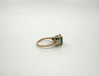 Bague en or jaune 750 millièmes, platine...