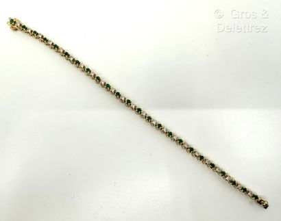 Bracelet ligne en or jaune 750 millièmes...