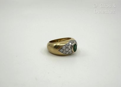 Travail français
Bague jonc bombé en or jaune...