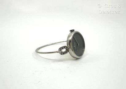 RICHARDS-ZEGER
Bracelet-montre vintage de...