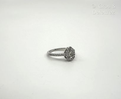 Travail français
Monture de bague en or gris...