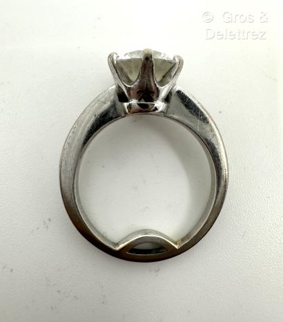 Travail français
Solitaire en or gris 750...