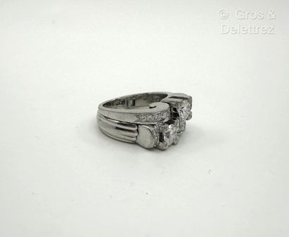 Bague « Toi et Moi » en or gris 585 millièmes...