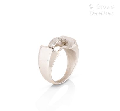 Travail des années 1940
Bague « Pont » en...
