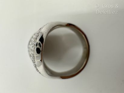 Bague bandeau marquise en or gris 750 millièmes...