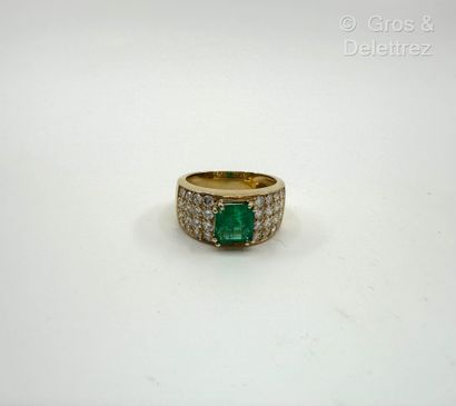 Travail italien
Bague bandeau en or jaune...