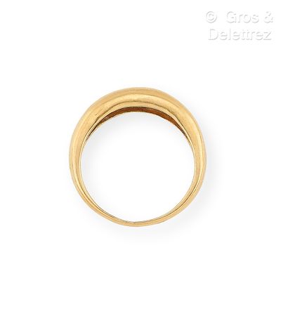 Bague jonc bombée en or jaune lisse 750 millièmes....