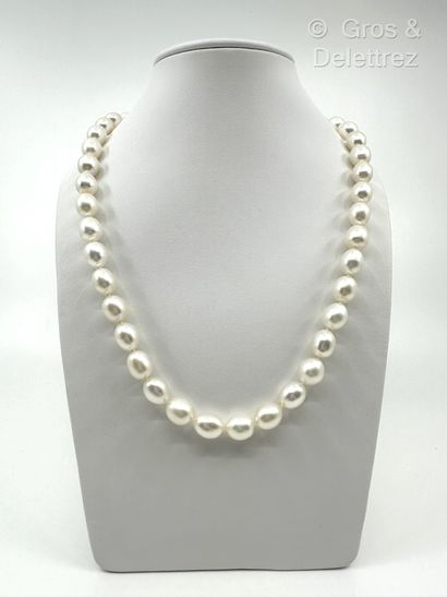 Collier d’un rang de perles de culture d’eau...