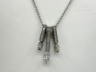 Collier en argent 800 millièmes à fine maille...