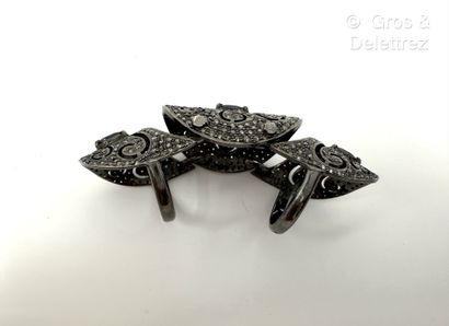 KIRAT YOUNG
Bague articulée à trois corps...