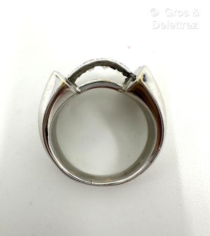 Travail des années 1940
Bague « Pont » en...