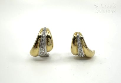 Travail italien
Paire de boucles d’oreilles...