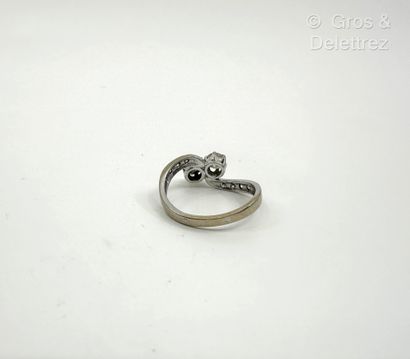 Travail français
Bague « Toi et Moi » à volutes...