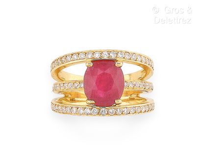 Travail français
Bague bandeau en or jaune...