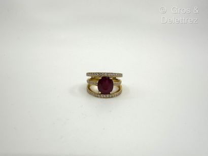 Travail français
Bague bandeau en or jaune...