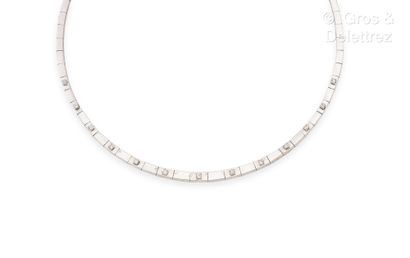 Collier semi-rigide en or gris 750 millièmes...