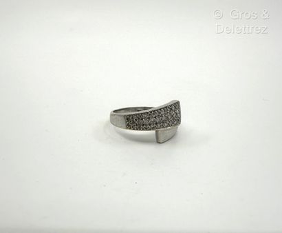 Bague croisée en or gris rhodié 750 millièmes,...