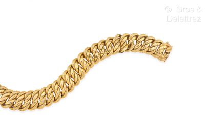 Travail français
Bracelet en or jaune 750...