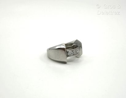 Travail des années 1940
Bague « Pont » en...