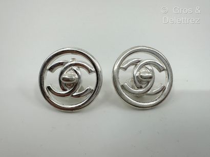 CHANEL, Collection Printemps-Été 1997
Paire...