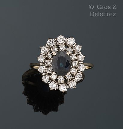 Bague pompadour en or gris 750 millièmes...