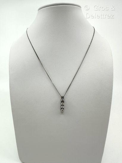 Pendentif ligne en or gris 750 millièmes...