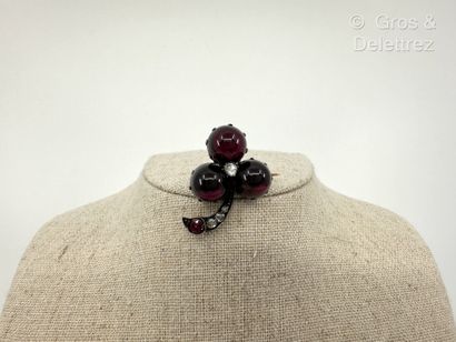 Travail français de la fin du XIXe siècle
Broche...