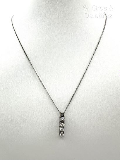 Pendentif ligne en or gris 750 millièmes...
