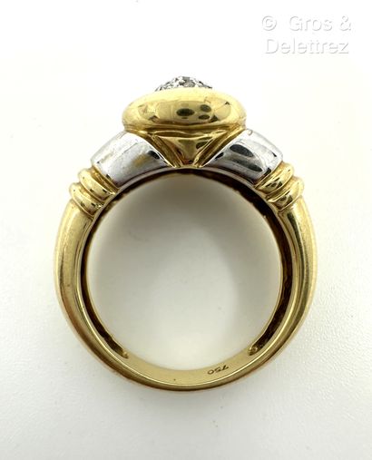Bague jonc à godrons en or jaune et or gris...