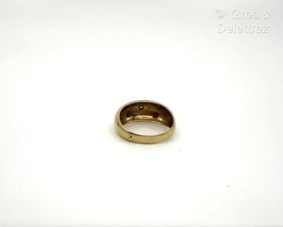 Bague jonc bombée en or jaune 750 millièmes,...