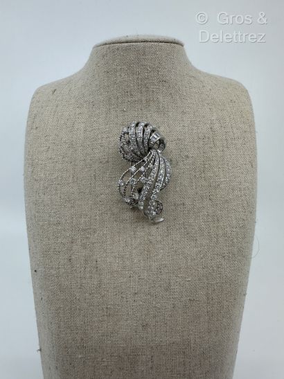 Travail français des années 1960
Broche Clip...